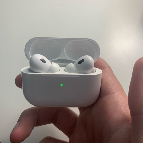 Airpods pro 2nd generation Wireless earbuds with magsafe charging - Picture 3 of 11